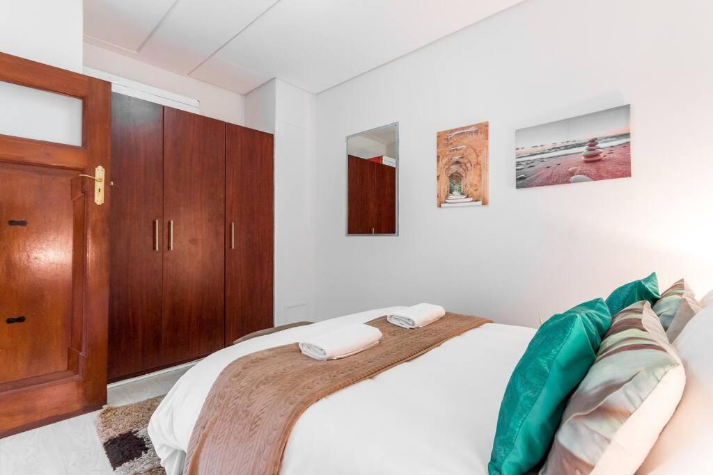 704 Market House Cbd Location Cape Town
