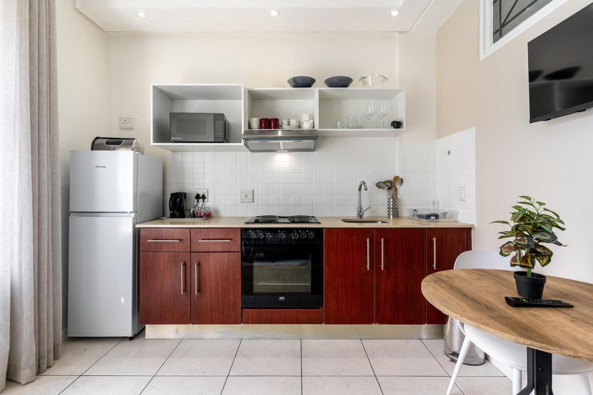 704 Market House Cbd Location * Cape Town