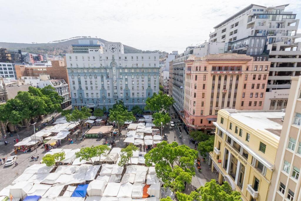 Apartment 704 Market House Cbd Location *